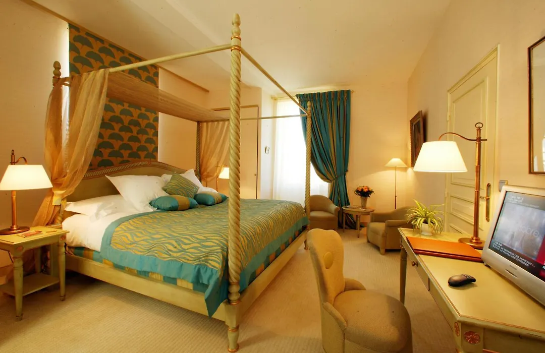 Clos La Boetie & Spa-1